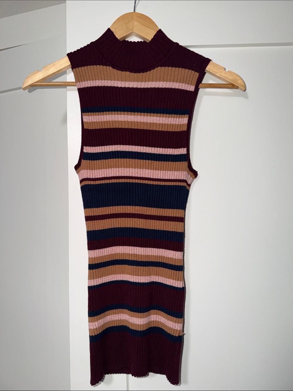 Sleeveless Ribbed Mock Neck Stripe Top in Burgundy, Navy & Tan
